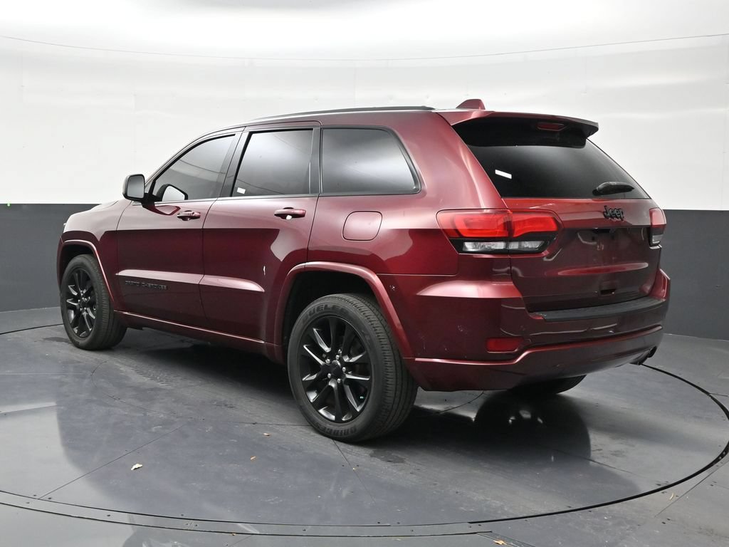 Used 2021 Jeep Grand Cherokee Laredo X RWD image 3