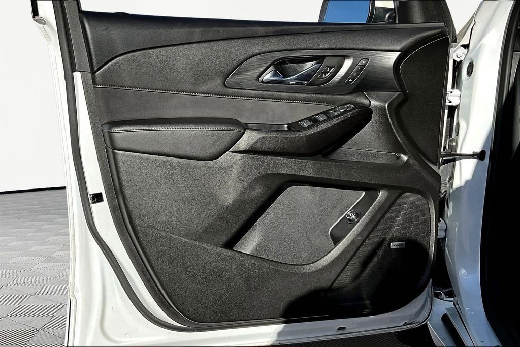 Used 2023 Chevrolet Traverse High Country w/ LPO, Floor Liner Package image 18