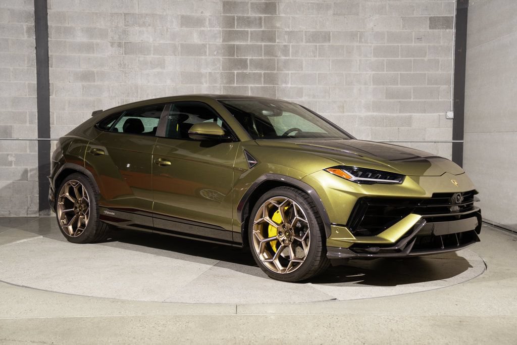 Used 2024 Lamborghini Urus Performante AWD/4WD image 1