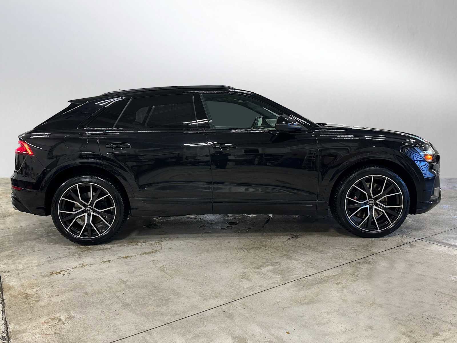 Used 2021 Audi SQ8 Prestige w/ Prestige Package image 2