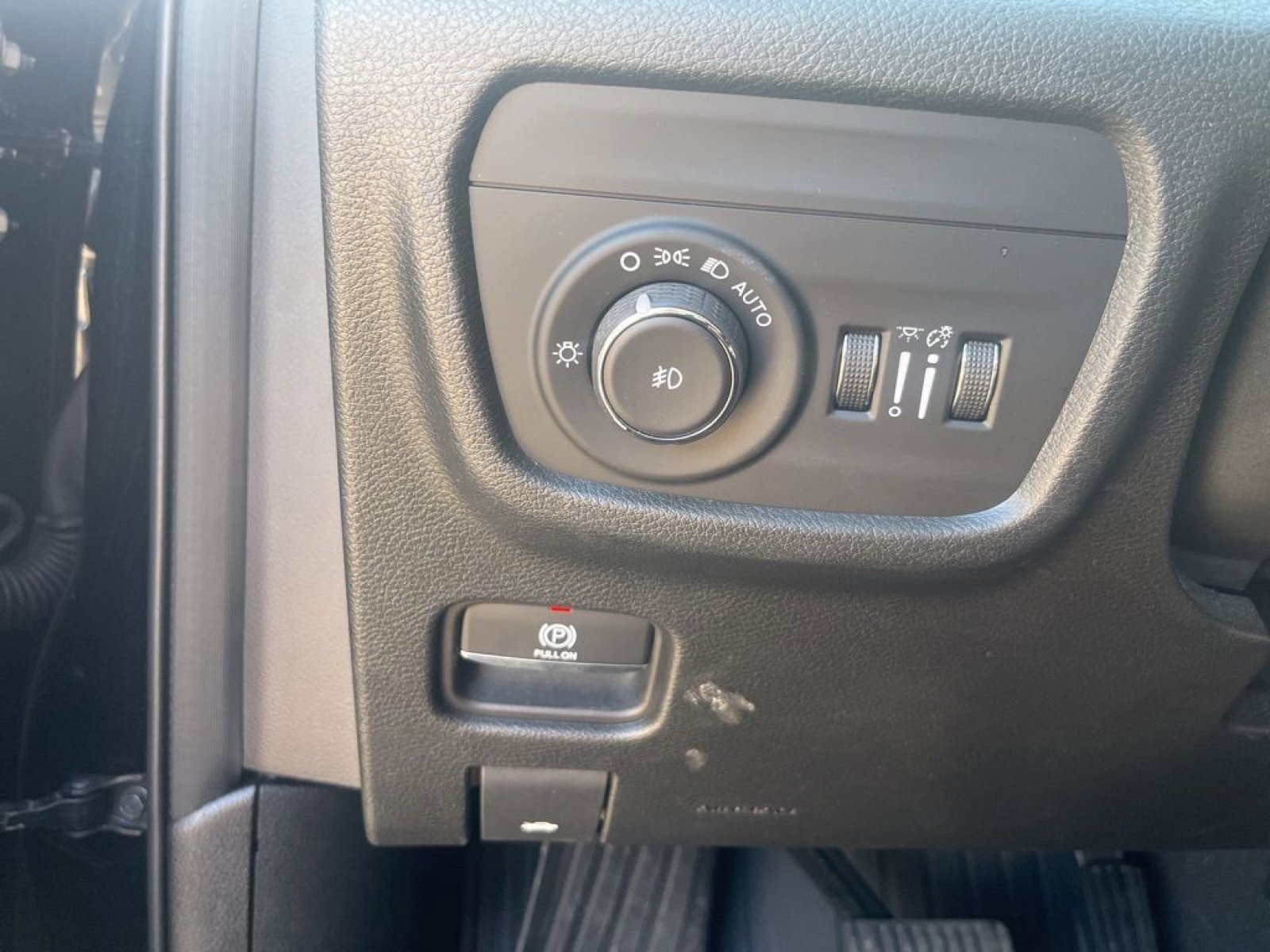 Used 2022 Jeep Grand Cherokee L Limited AWD/4WD image 15