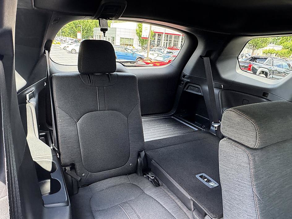 Used 2025 Honda Pilot Sport image 19