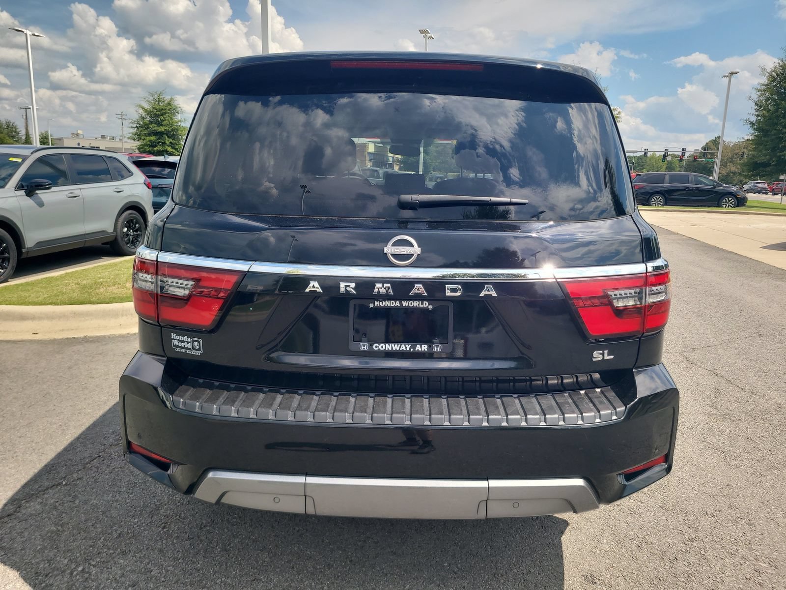 Used 2021 Nissan Armada SL w/ Captain's Chairs Package RWD image 4