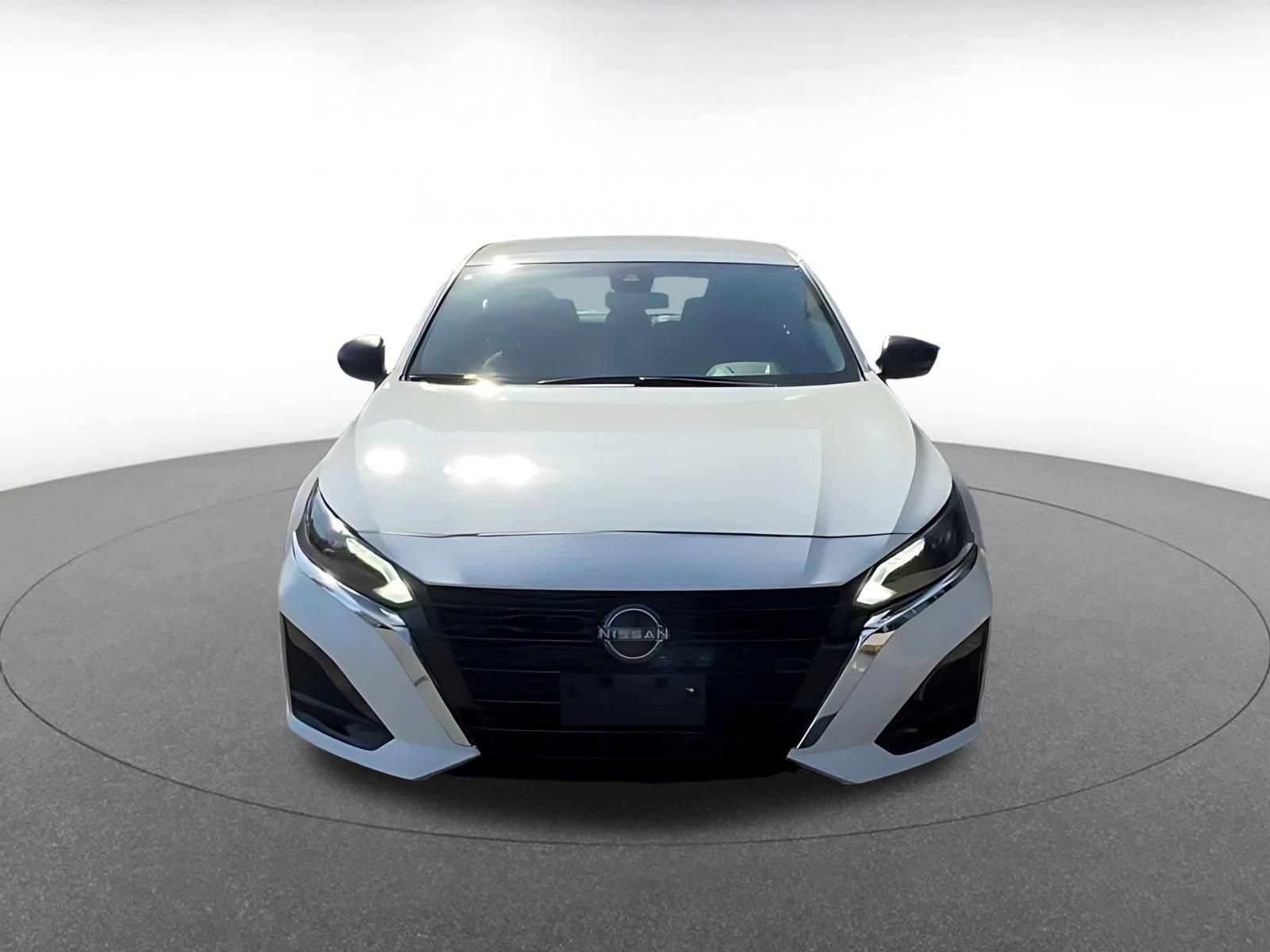 Used 2025 Nissan Altima 2.5 SV FWD image 6