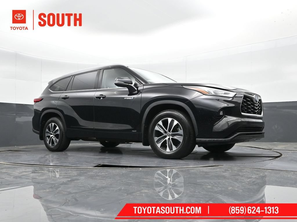 Used 2020 Toyota Highlander XLE AWD/4WD image 44