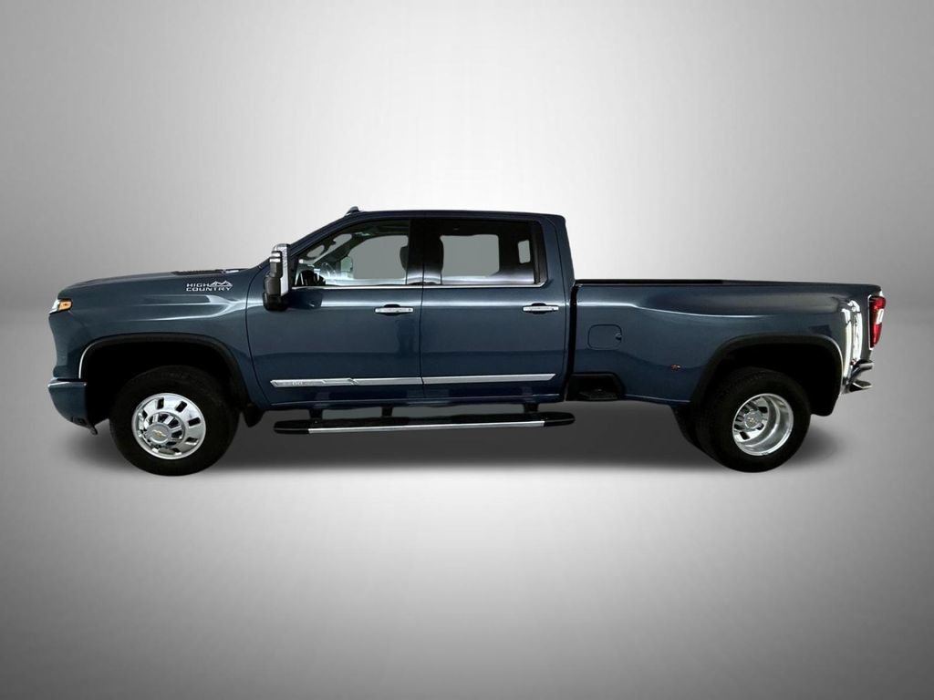 Certified 2026 Chevrolet Silverado 3500 High Country w/ Technology Package AWD/4WD image 9