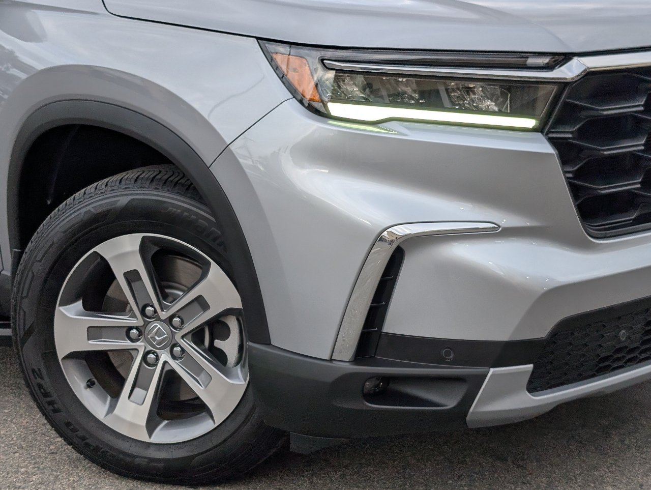 Used 2025 Honda Pilot EX-L image 11