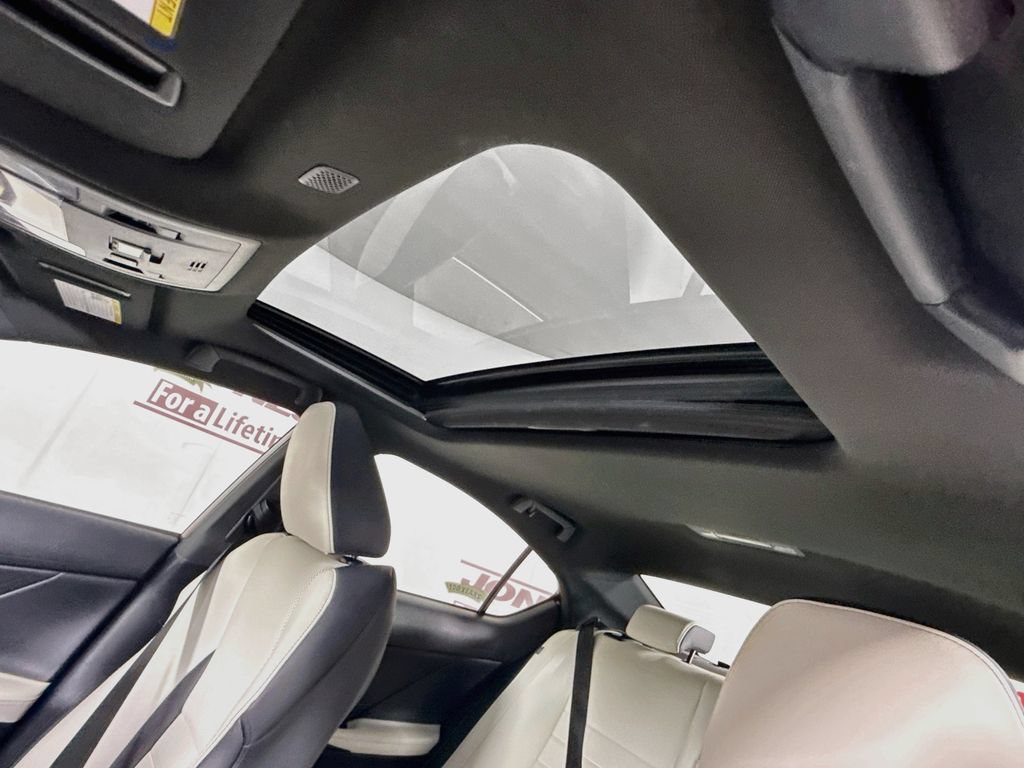 Used 2023 Lexus IS 350 F Sport RWD image 11