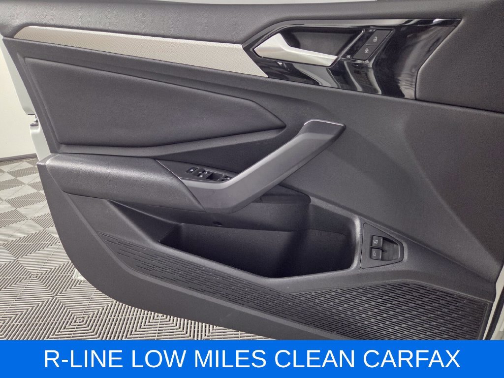 Used 2021 Volkswagen Jetta R-Line w/ R-Line Cold Weather Package FWD image 19