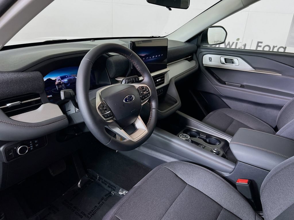 New 2026 Ford Explorer Active AWD/4WD image 3