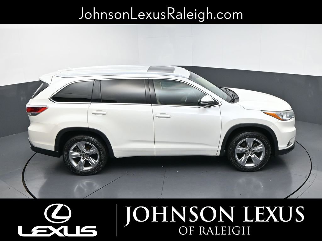 Used 2016 Toyota Highlander Limited image 29