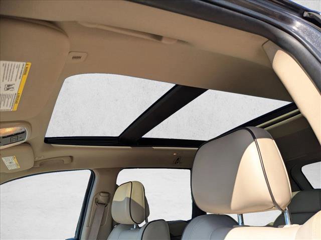 Used 2017 Jeep Grand Cherokee Overland w/ Jeep Active Safety Group image 16