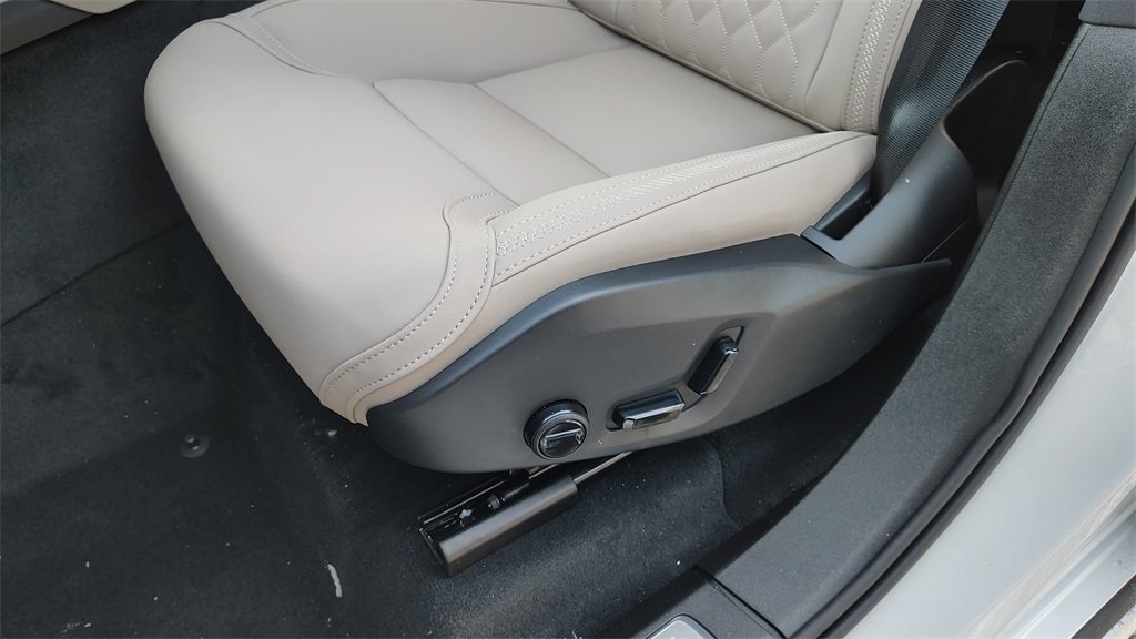 New 2026 Volvo XC90 B6 Plus image 11