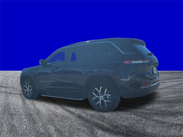 Used 2024 Jeep Grand Cherokee Limited image 6