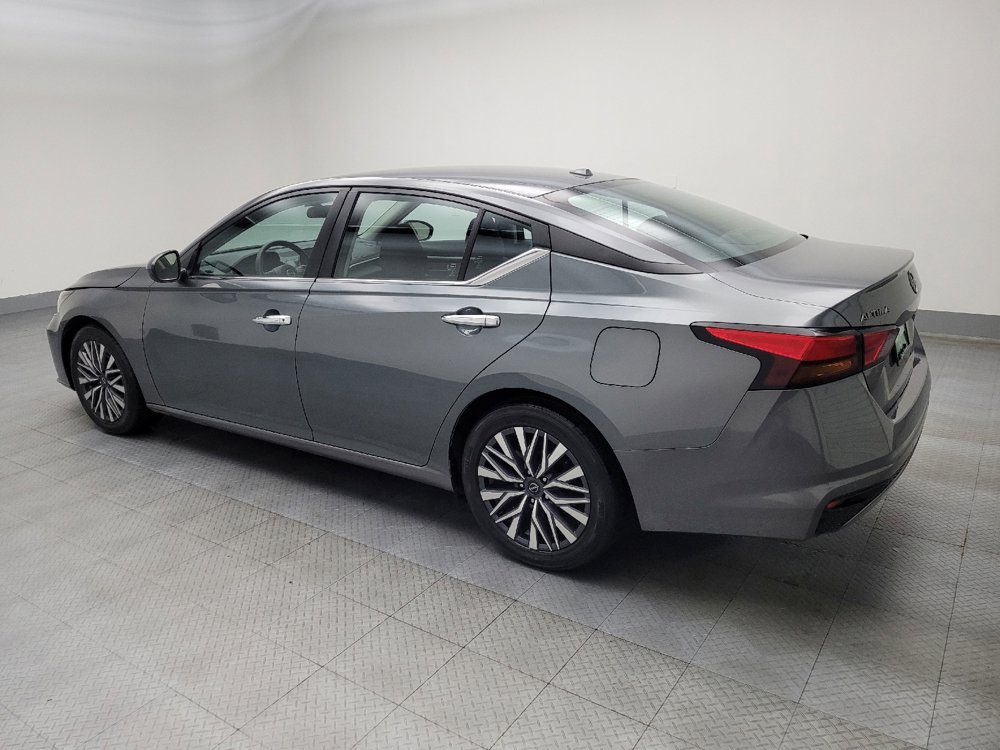 Used 2023 Nissan Altima 2.5 SV image 3