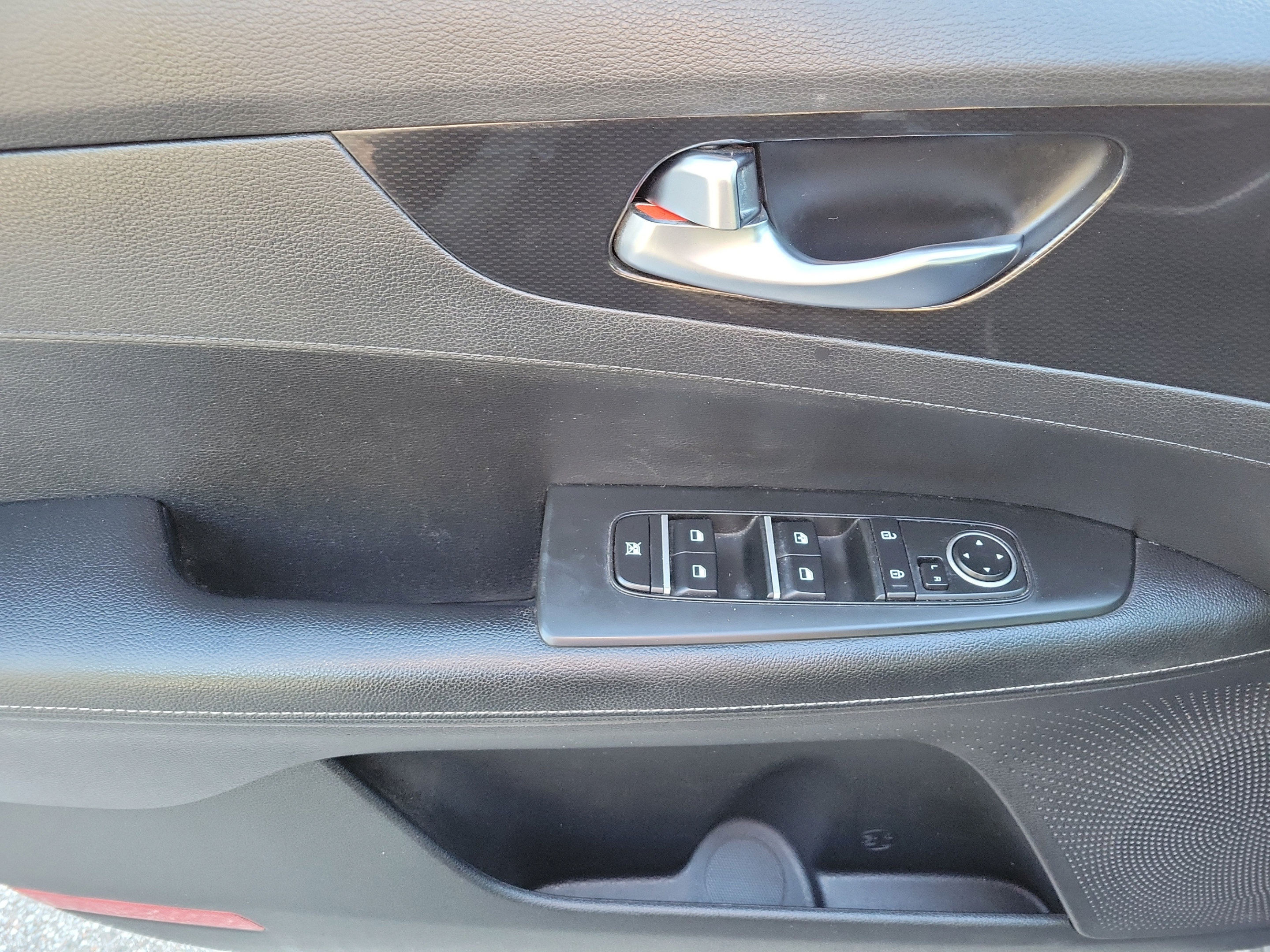 Certified 2021 Kia Forte GT-Line FWD image 12