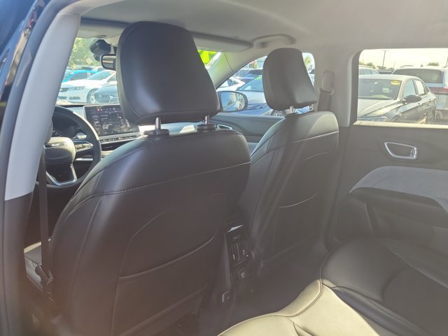 Used 2022 Jeep Compass Latitude FWD image 13