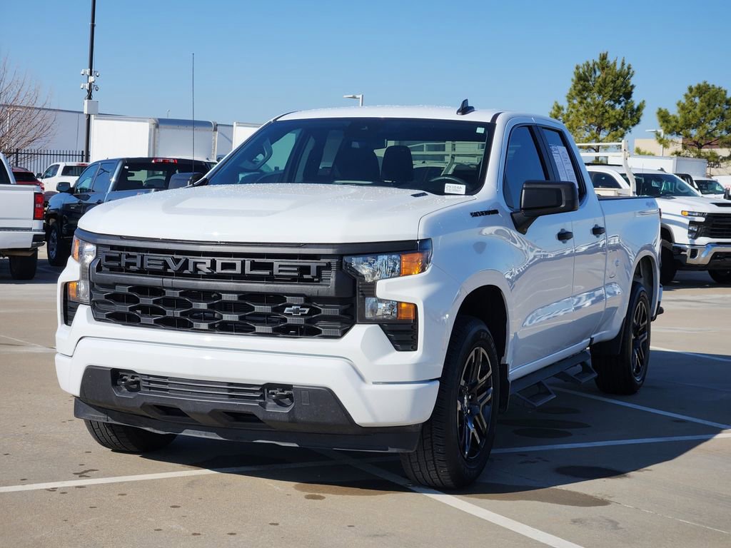 Used 2025 Chevrolet Silverado 1500 Custom w/ LPO, Dark Essentials Package video 4