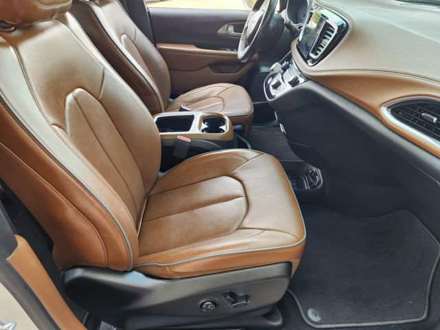 Used 2019 Chrysler Pacifica Limited w/ Advanced Safetytec Group image 14