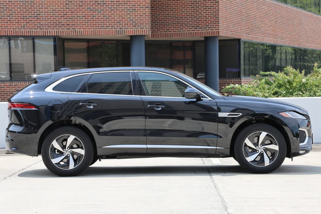 Certified 2026 Jaguar F-PACE R-Dynamic S AWD/4WD image 4