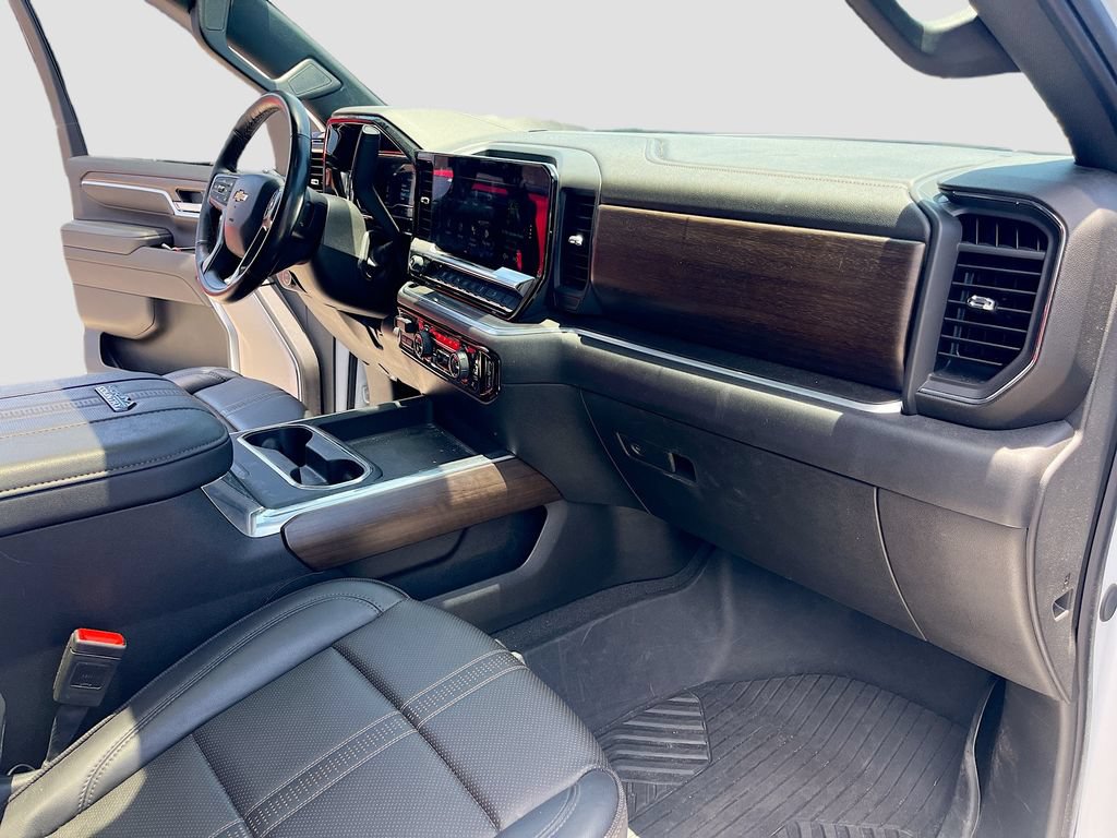 Used 2025 Chevrolet Silverado 3500 High Country w/ High Country Premium Package AWD/4WD image 33