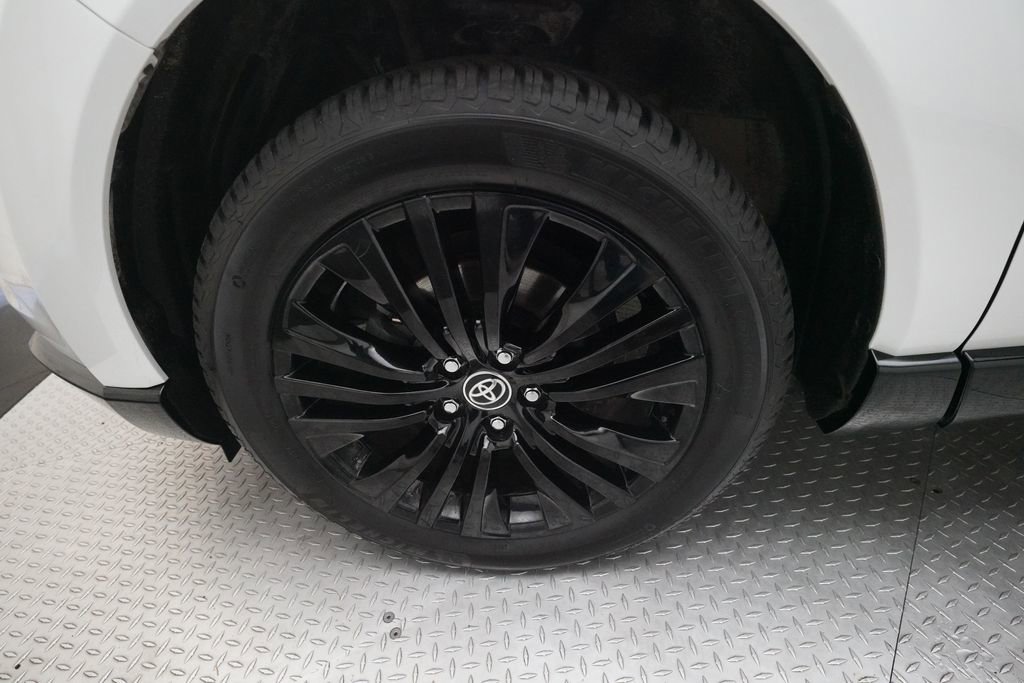 Used 2024 Toyota Venza Nightshade image 27