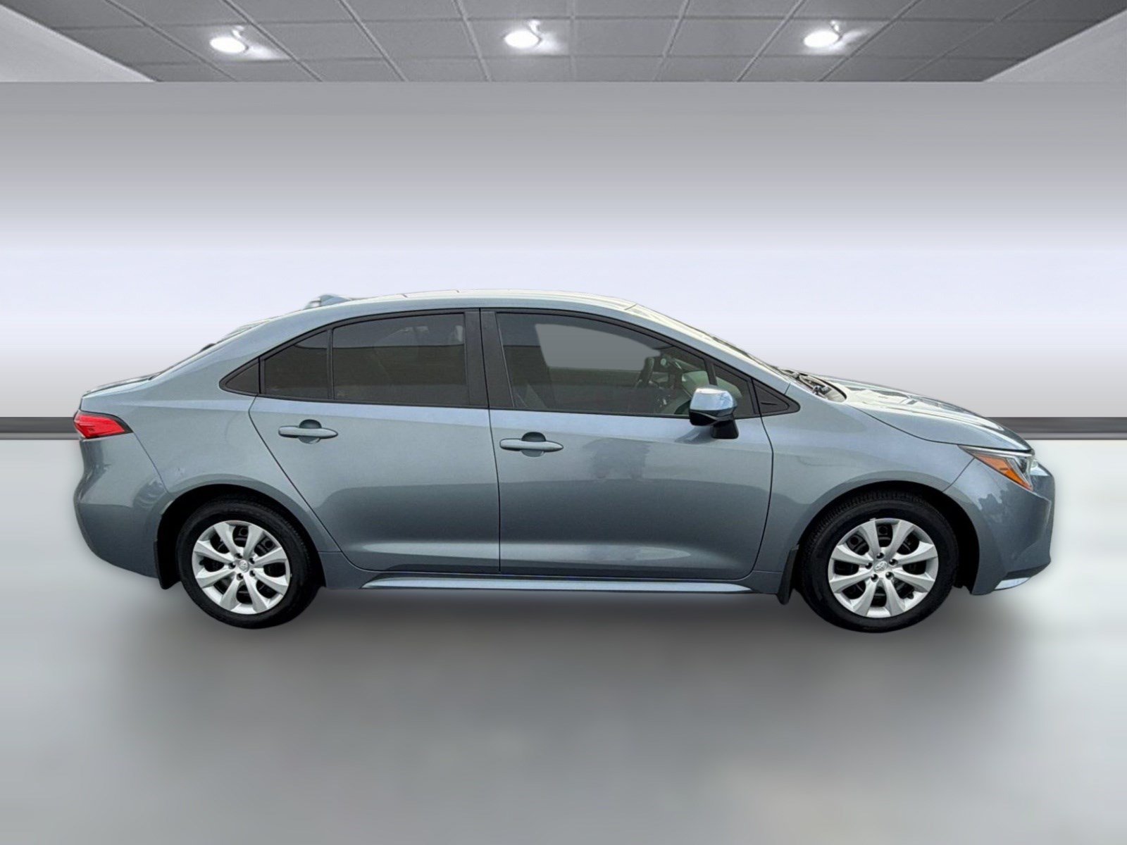 Used 2025 Toyota Corolla LE FWD image 8
