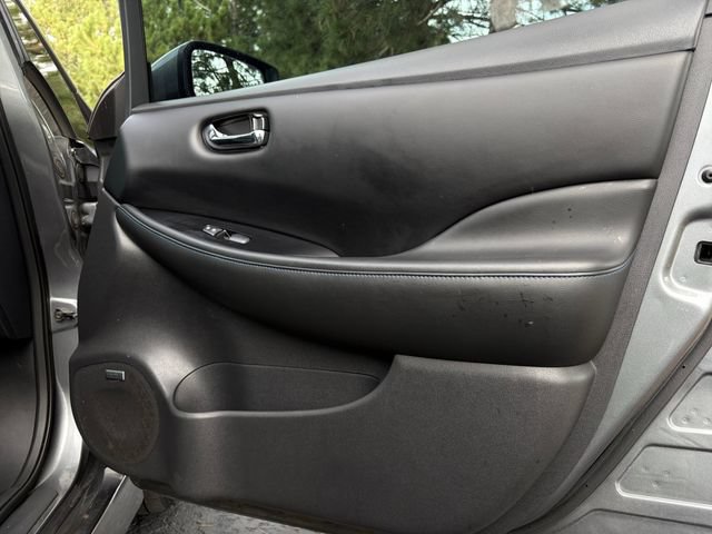 Used 2018 Nissan Leaf SL w/ SL Technology Package FWD image 15