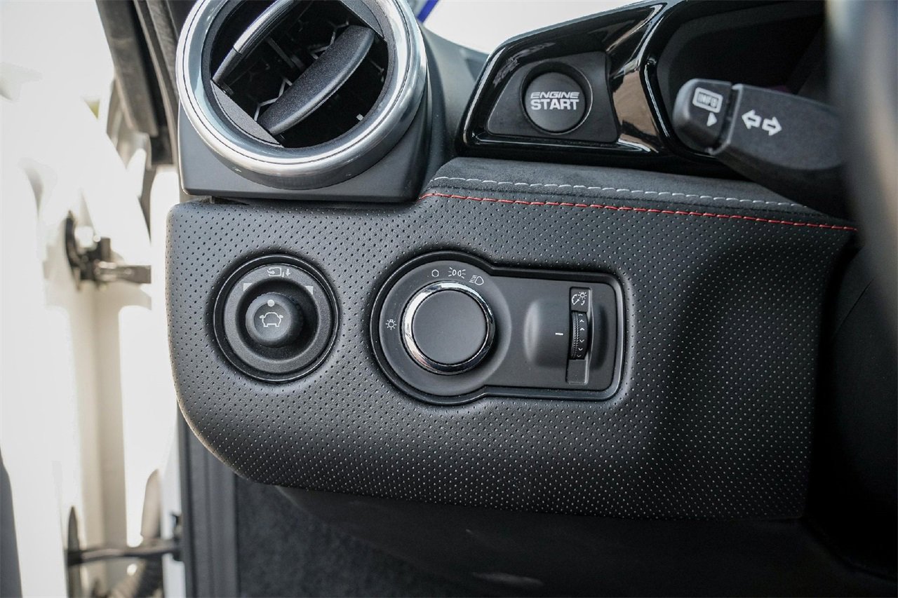 Used 2021 Lotus Evora image 32