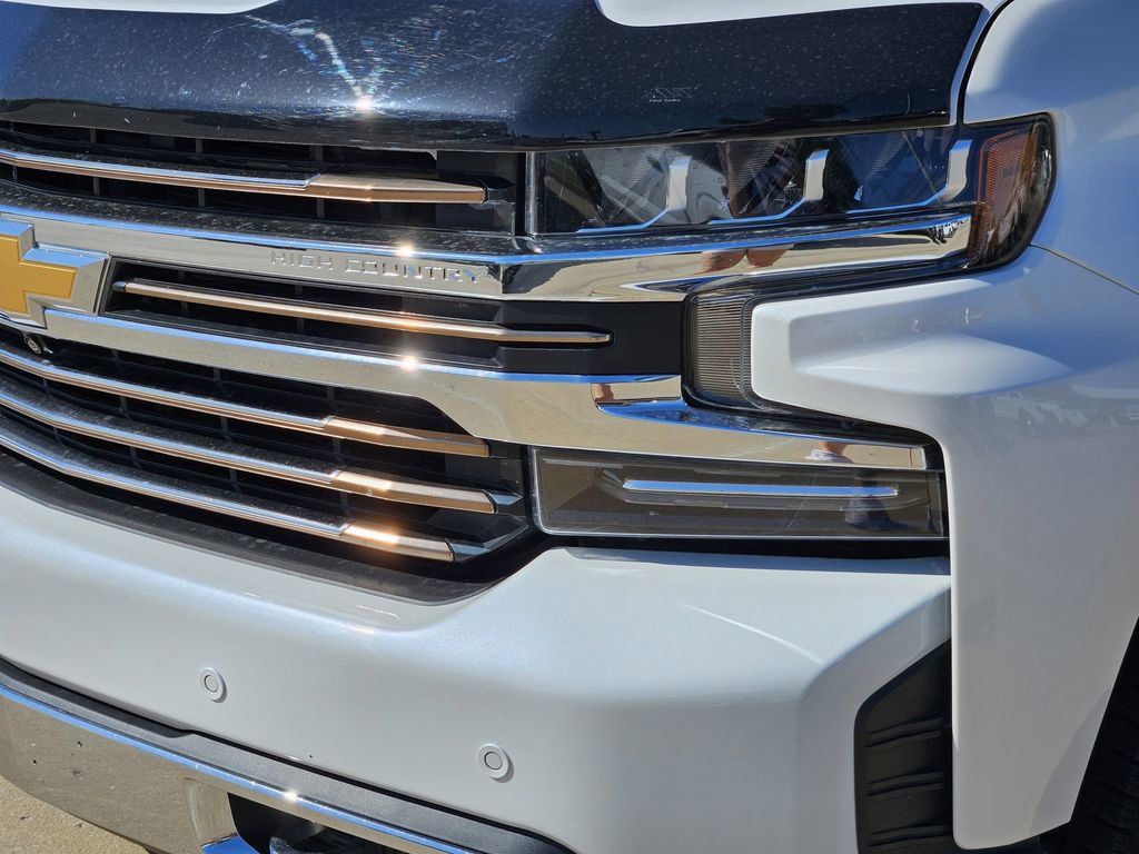 Used 2020 Chevrolet Silverado 1500 High Country w/ Technology Package AWD/4WD image 13