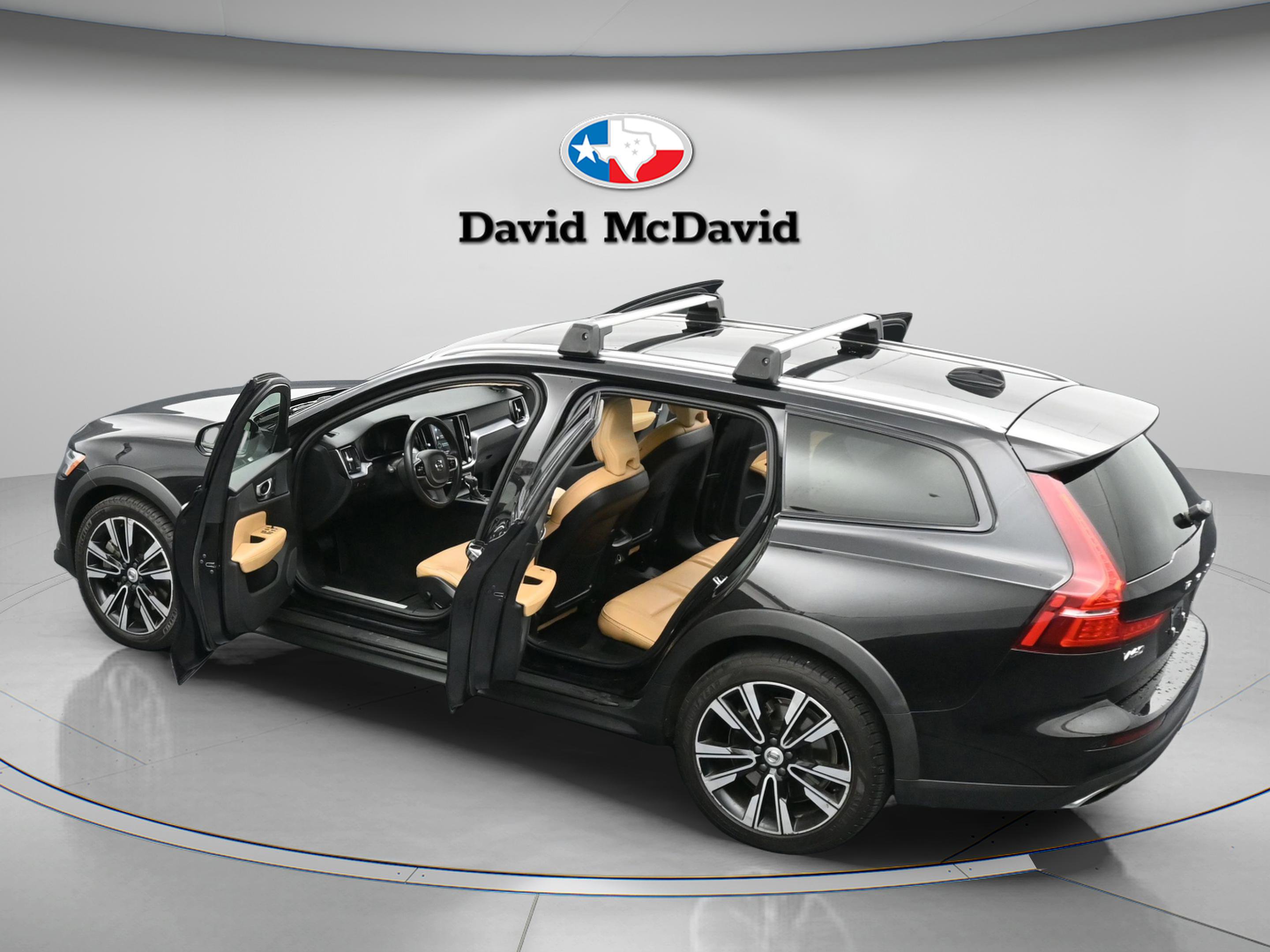 Used 2020 Volvo V60 T5 Cross Country w/ Protection Package image 10