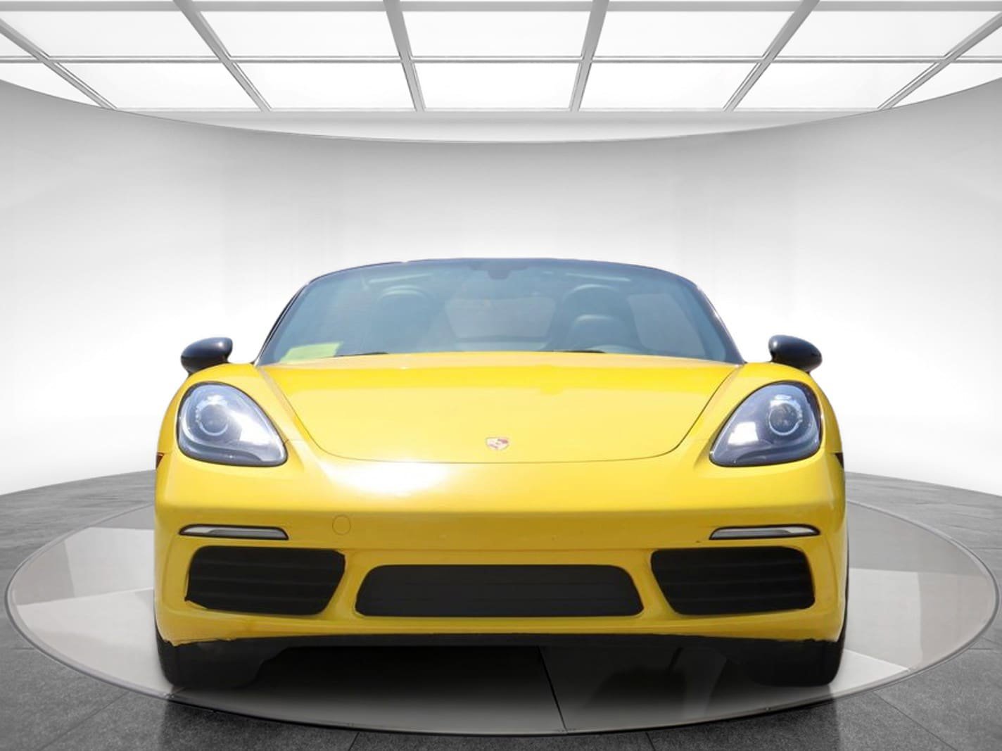 Used 2019 Porsche 718 Boxster RWD image 2