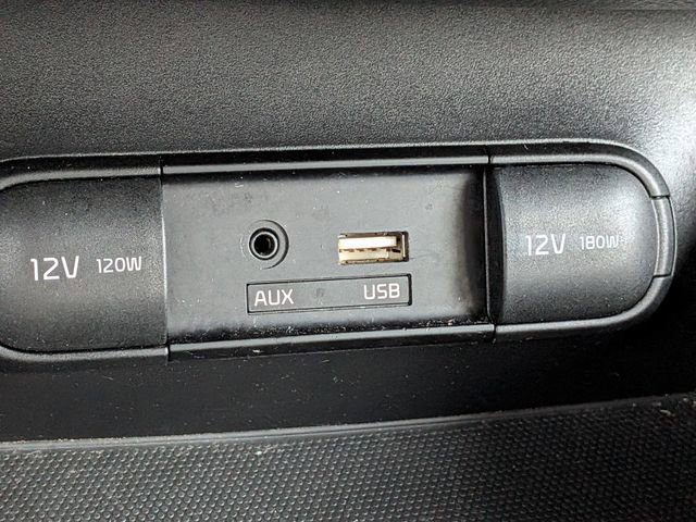 Used 2015 Kia Soul + image 19