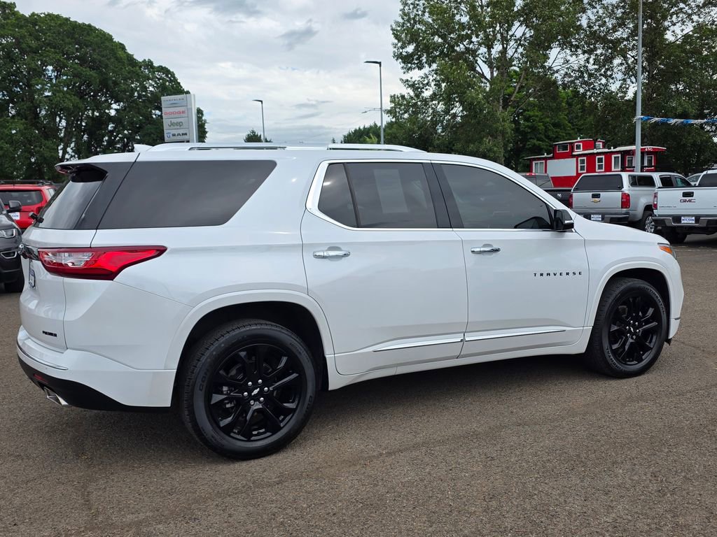 Used 2019 Chevrolet Traverse Premier w/ LPO, Blackout Package AWD/4WD image 33