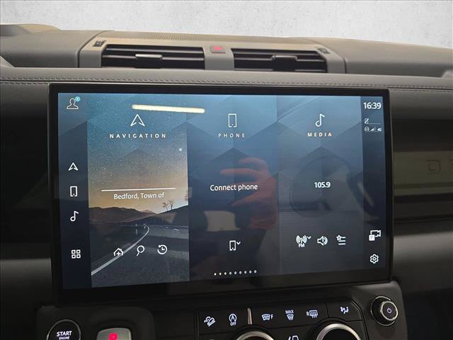 Used 2026 Land Rover Defender 110 Trophy Edition AWD/4WD image 19