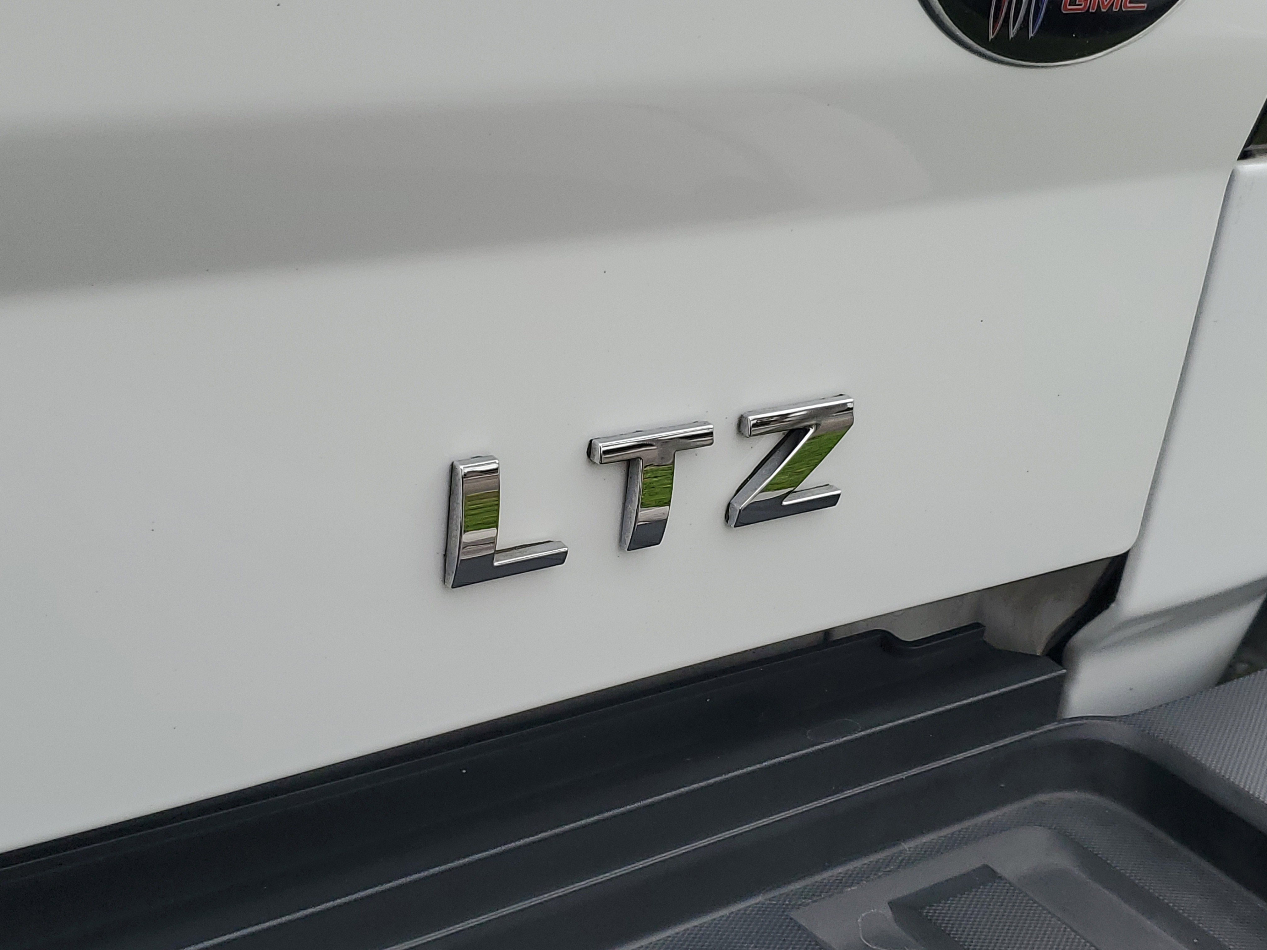 Used 2019 Chevrolet Silverado 2500 LTZ w/ Duramax Plus Package image 9