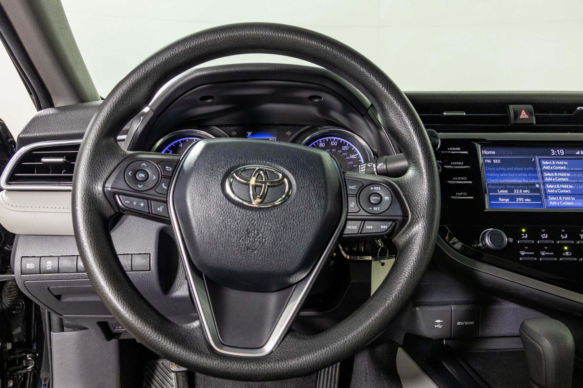 Used 2018 Toyota Camry LE FWD image 28