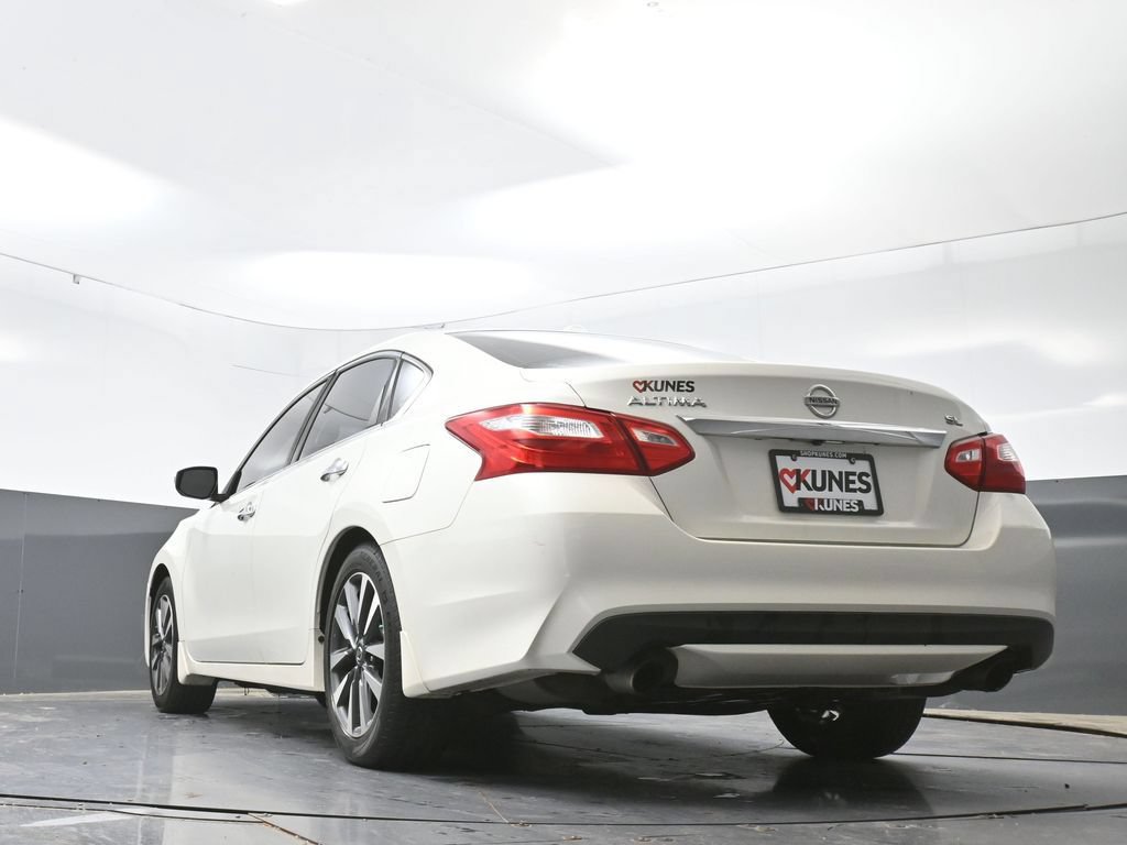 Used 2016 Nissan Altima 2.5 SL w/ 2.5 Technology Package FWD image 55