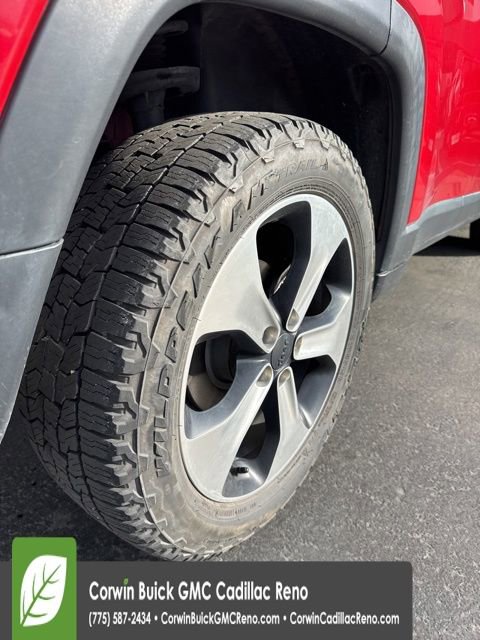 Used 2018 Jeep Compass Latitude w/ Cold Weather Group image 19