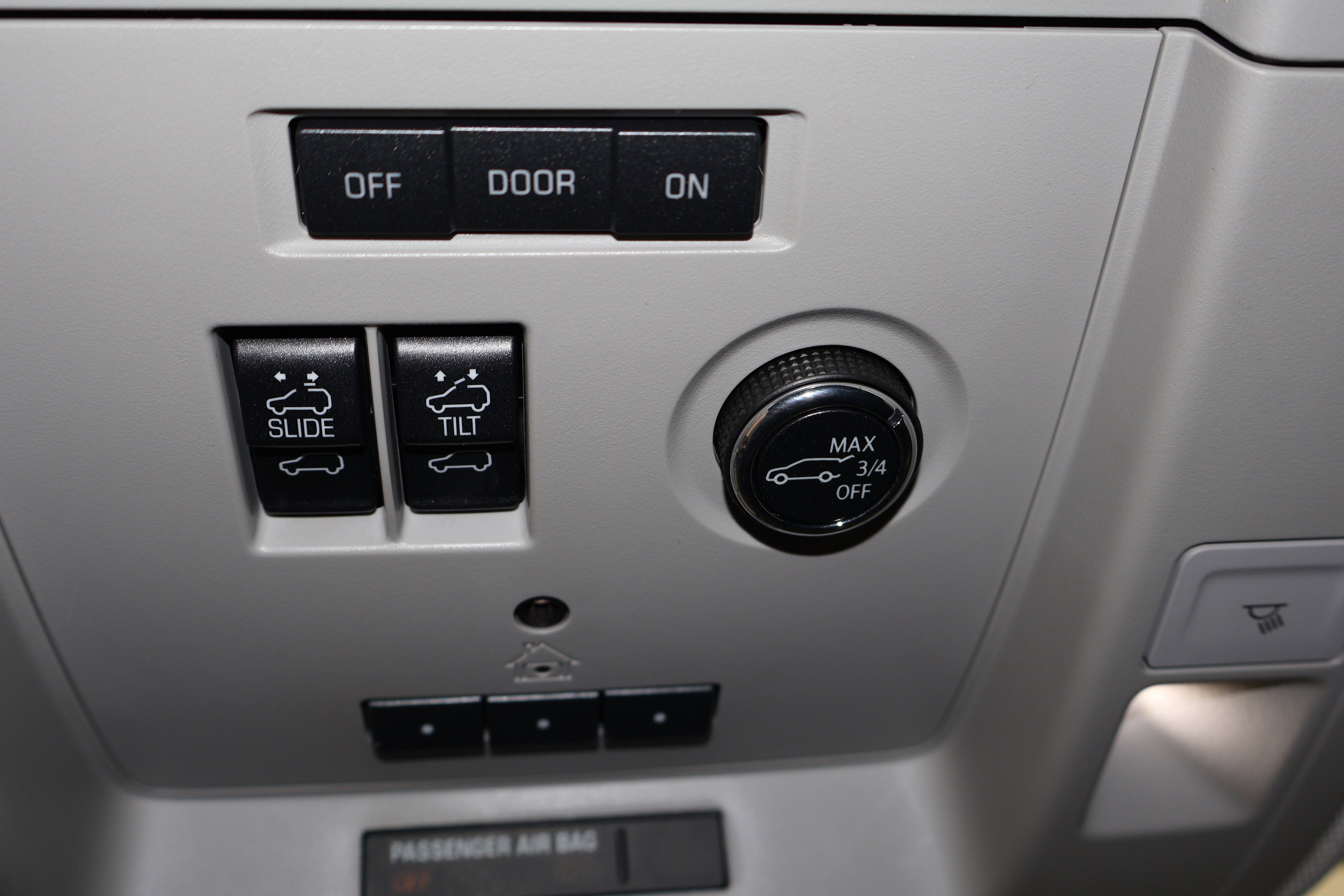 Used 2020 GMC Yukon Denali w/ Open Road Package image 71