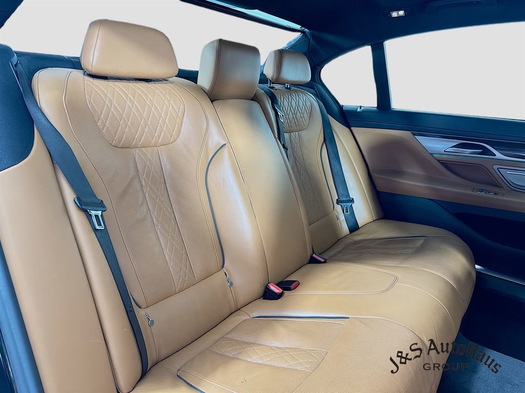 Used 2021 BMW 740i xDrive w/ M Sport Package image 34