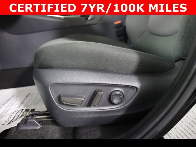 Used 2025 Toyota RAV4 XLE image 19