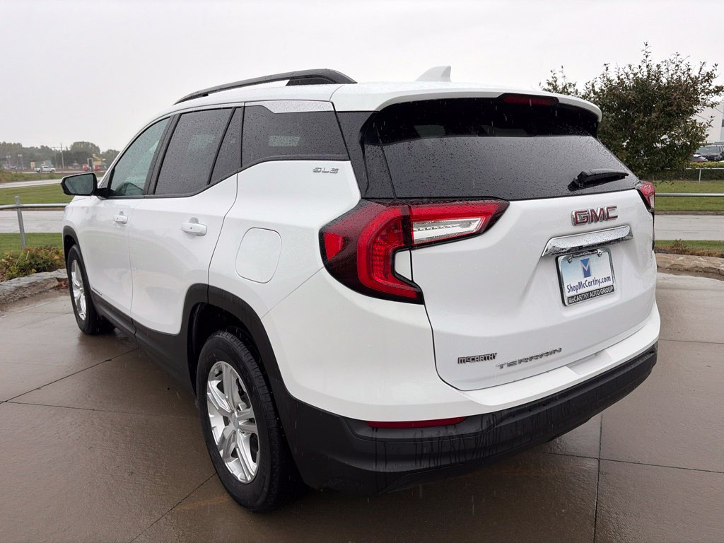 Used 2022 GMC Terrain SLE w/ Driver Convenience Package FWD image 13