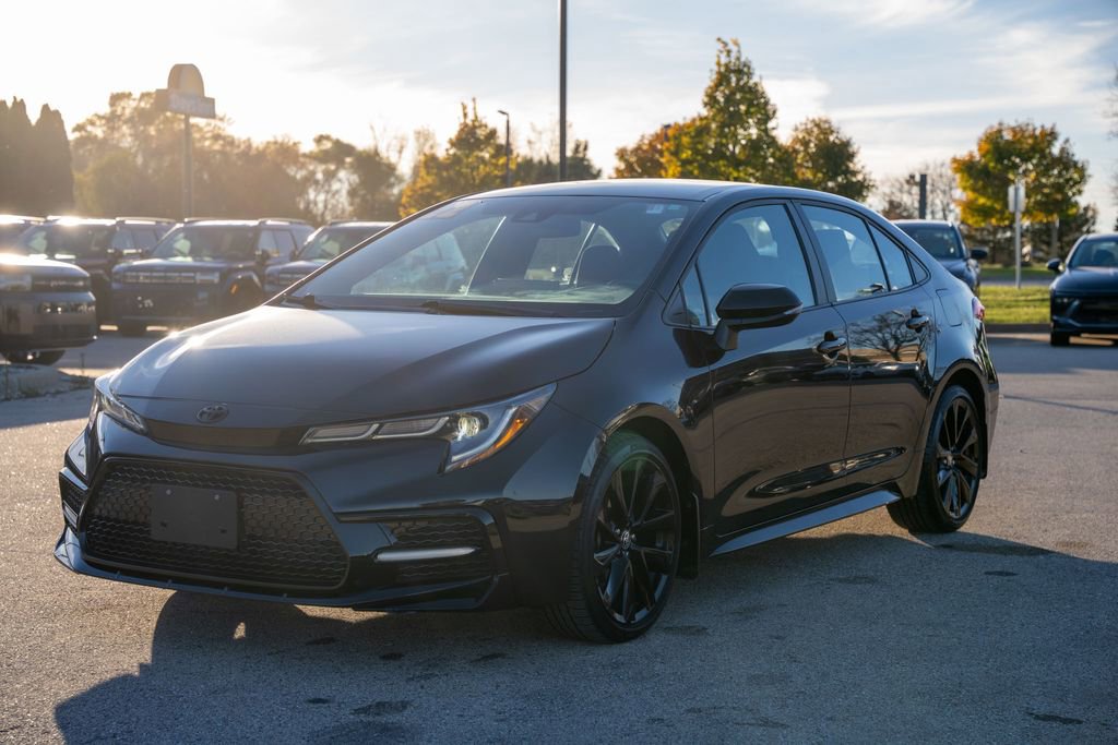 Used 2022 Toyota Corolla SE image 3