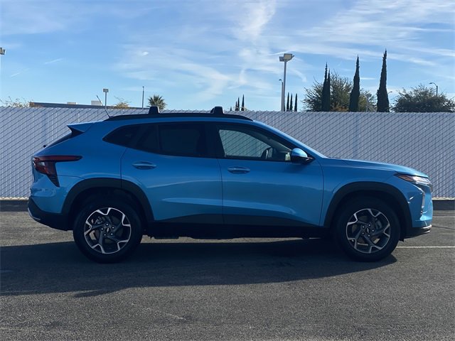 Certified 2025 Chevrolet Trax LT w/ LT Convenience Package image 4