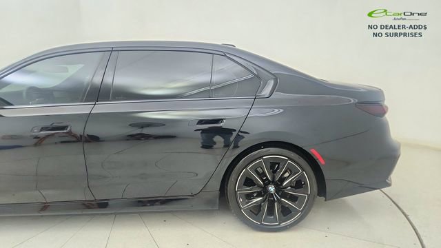 Used 2025 BMW i7 eDrive50 w/ M Sport Package RWD image 10