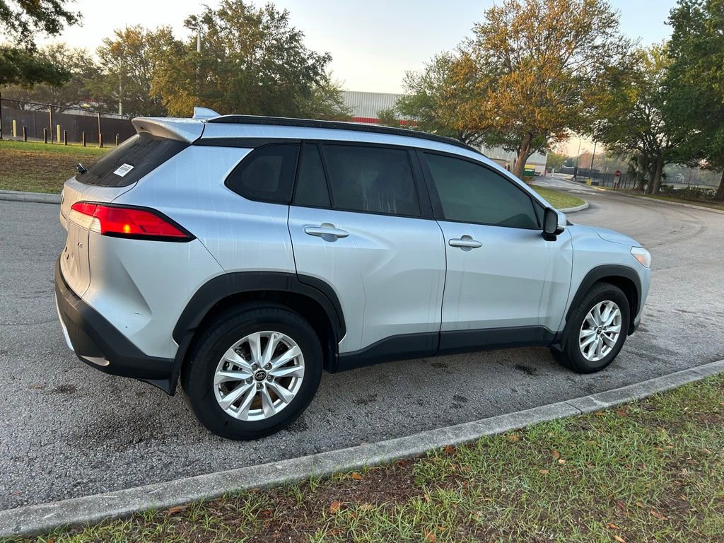 Used 2024 Toyota Corolla Cross LE image 5