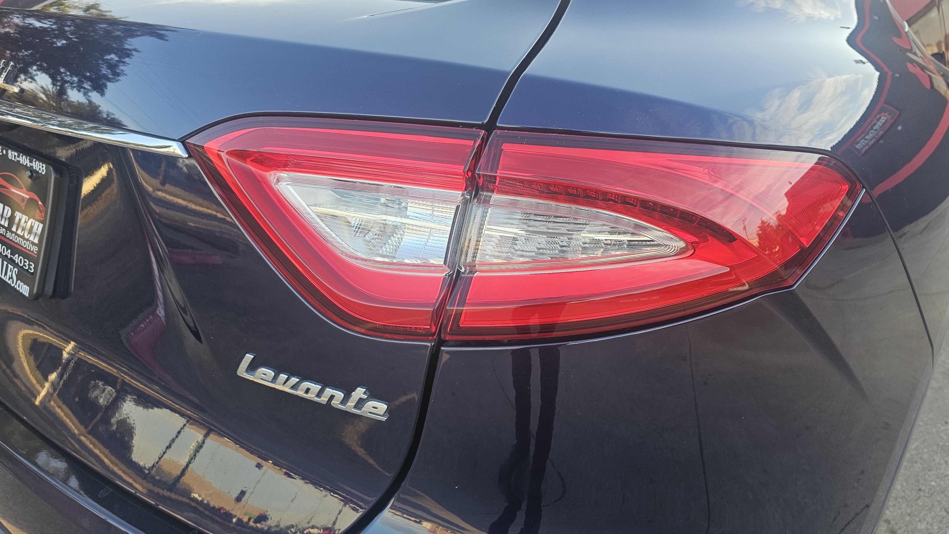 Used 2019 Maserati Levante GranLusso AWD/4WD image 9