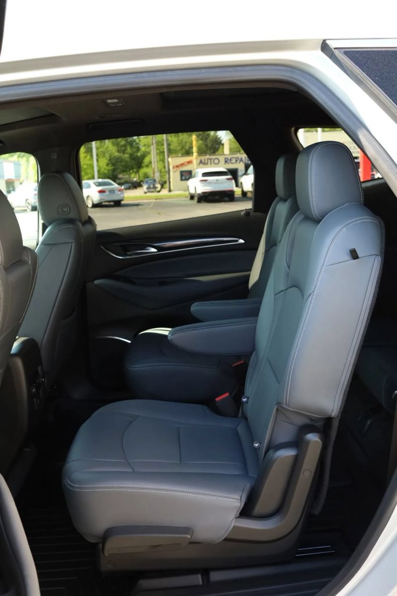 Used 2022 Buick Enclave Essence w/ Experience Buick Package AWD/4WD image 33