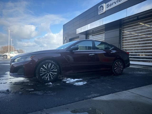 Used 2025 Nissan Altima 2.5 SV image 4